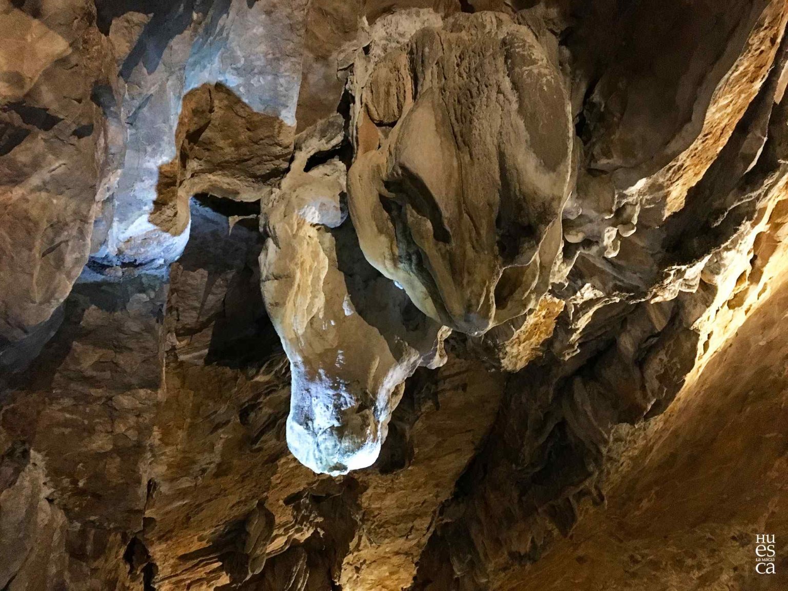 Cuevas creadas gota a gota en el Pirineo Aragonés